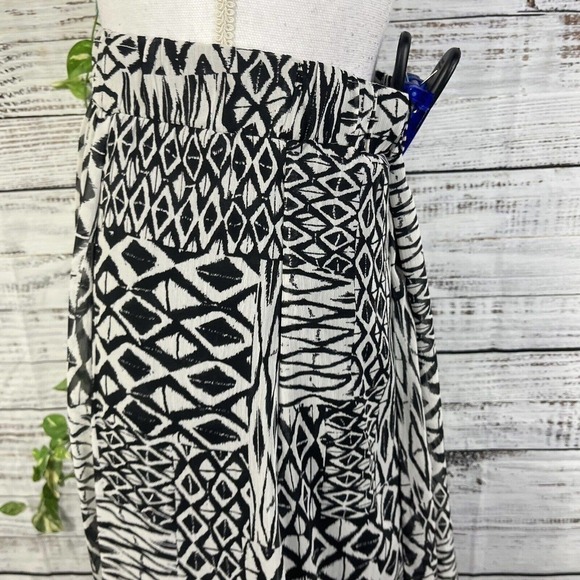 Covington Skirt size Small Black White Sheer Long Maxi Aztec Modest Boho Beach - Picture 9 of 14